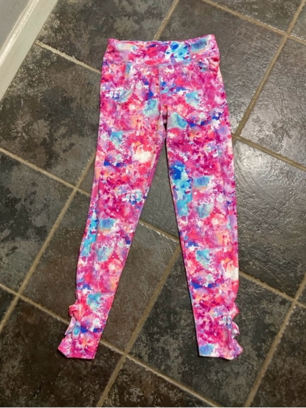 Champion Girls Performance Leggings with Tie Dye Floral Pattern. Size L 10/12